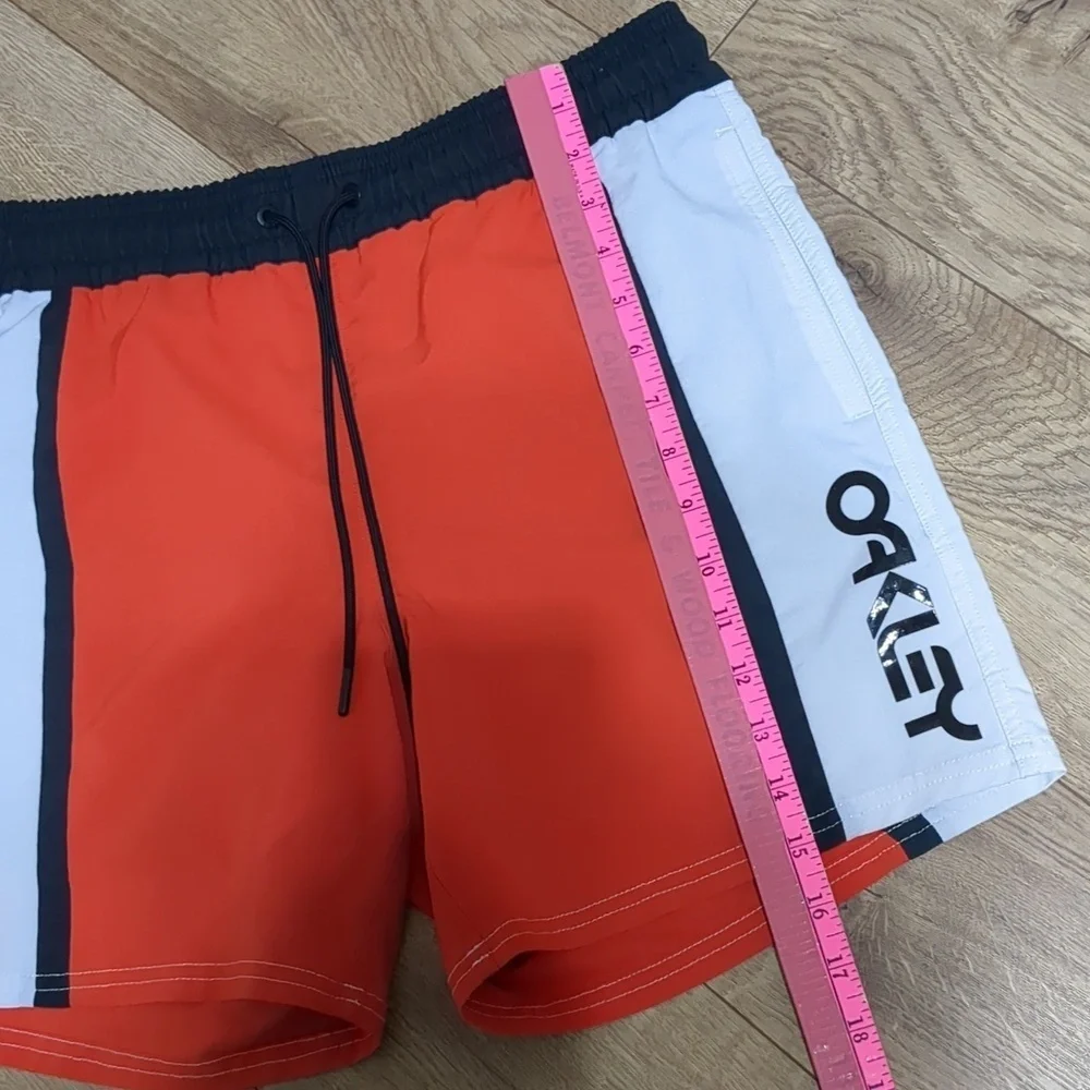 Oakley Cargo Color Block  Board Shorts size Small